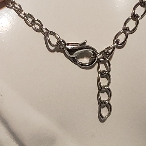 Leaf and Pearl 18" Necklace Silver Tone - Picture 7 of 7